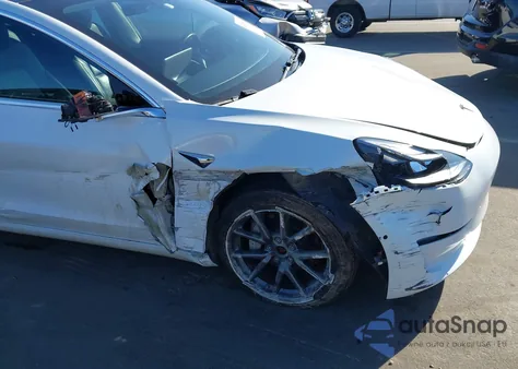 2020 Tesla Model 3 Long Range Dual Motor All-Wheel Drive z USA, uszkodzony, nr VIN 5YJ3E1EBXLF637482